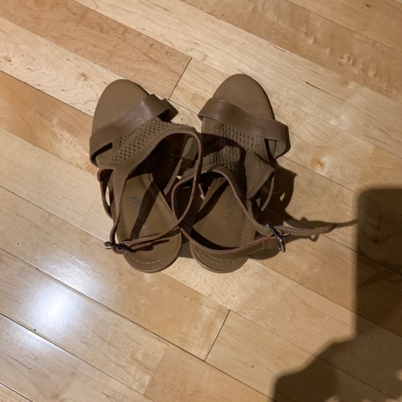 Heels - Picture 2 of 4